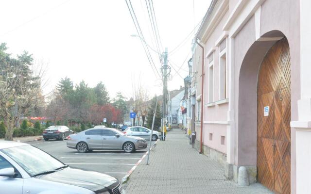 Magic Five - Cazare Reghin ***