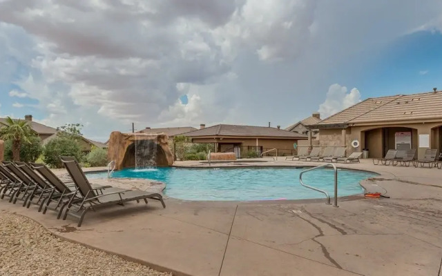 Desert Paradise Getaway 3 Bedroom Apts