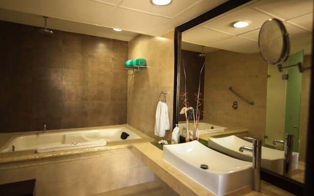 Aldea Thai by Ocean Front