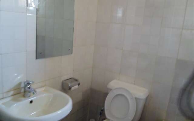 Orange Groove Hotel