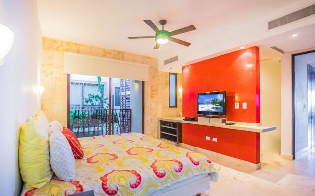 Las Brisas 401 3 Bedroom Condo by RedAwning