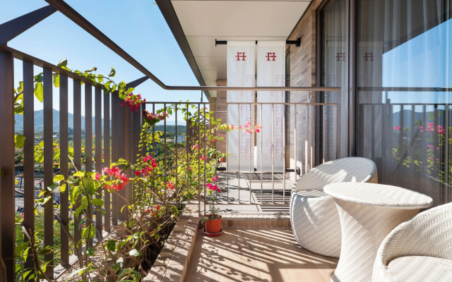 Fame Hall Garden Hotel