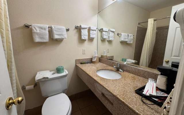 Whispering Pines by Hotel O Whitestone VA