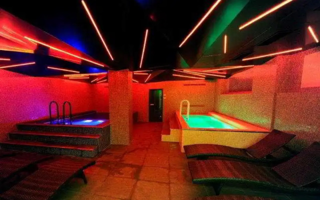 Plaza V Executive Hotel