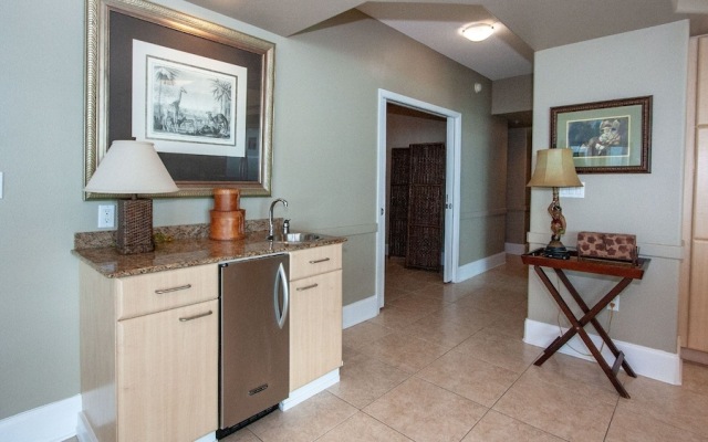 Crb1015 4 Bedroom Condo