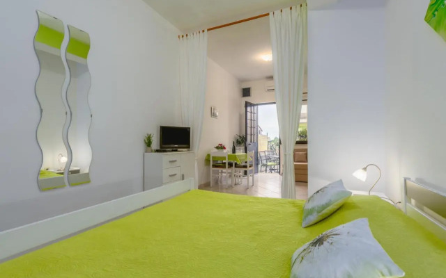 Studio Apartments Romina