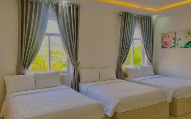 Nguyen Nhan Hotel