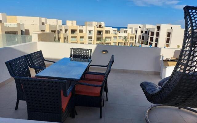MCJ Luxury 2 Bedrooms Apartment