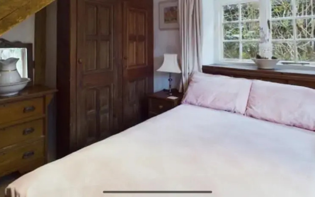 Tranquil Cottage Retreat in Bath
