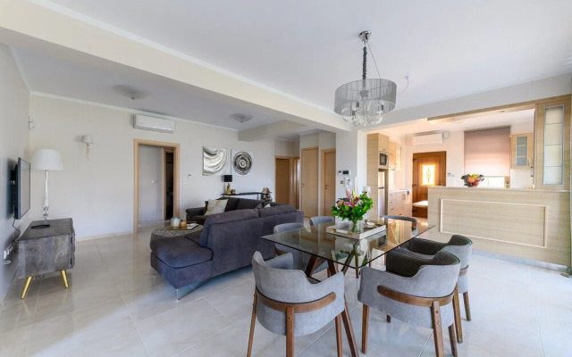 Villa Filoxenia - by the sea - up to 12 guests