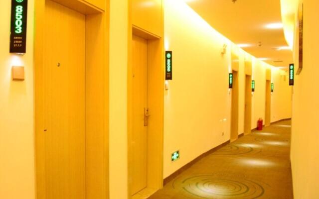 GreenTree Inn Taiyuan Wanbailin District West Bua Station Express Hotel