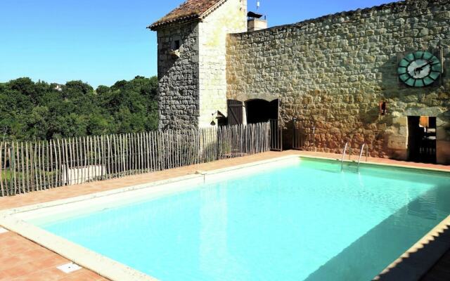 Rustic Castle in Bon-Encontre with Terrace