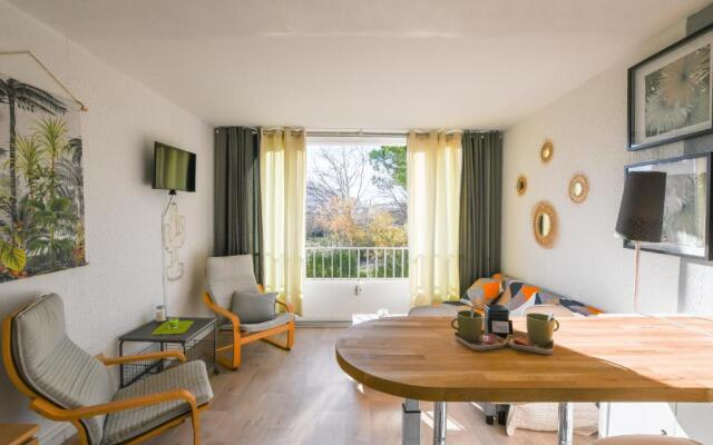 Grand Studio lumineux, piscine, quartier authentique