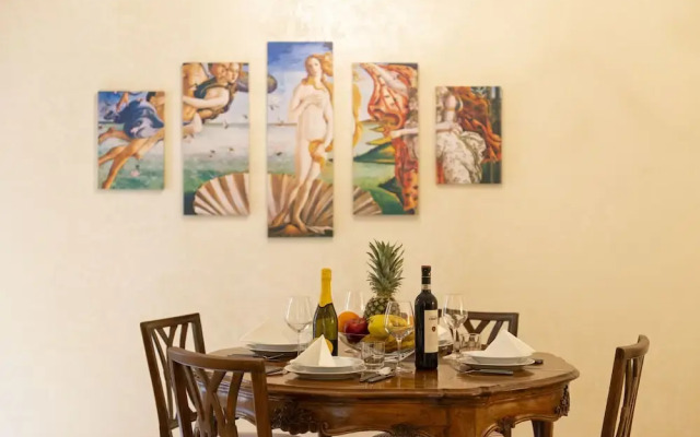 Rome Trevi Fountain Apartment