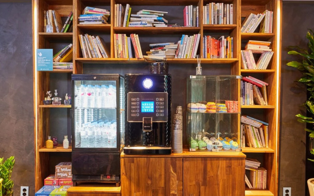 Doksan Hotel In Cafe