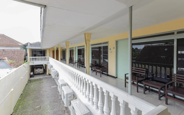 OYO 1289 Cbr Residence
