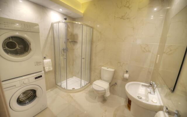 Onyx Suites & Apartments