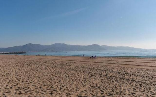 Comte De Empuries - Apt B