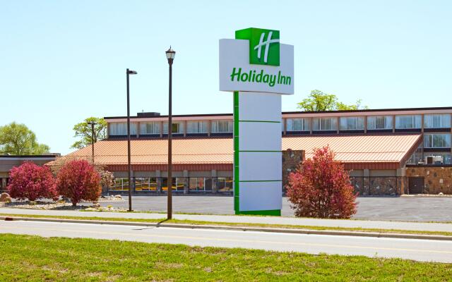 Holiday Inn Detroit Lakes, an IHG Hotel