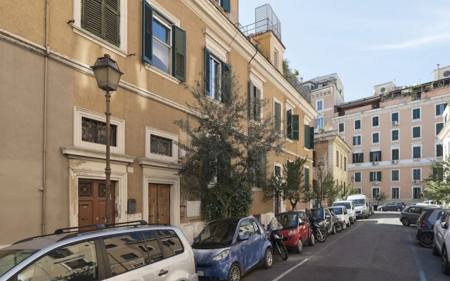 Santa Maria Maggiore Terrace Apartment