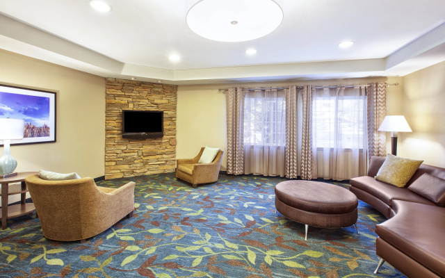 Candlewood Suites Indianapolis Airport by IHG