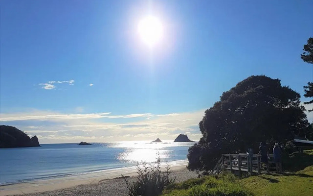 Cathedral Cove Connection
