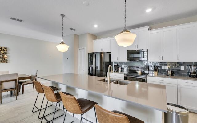 Stylish Family Home Private Pool Stl111