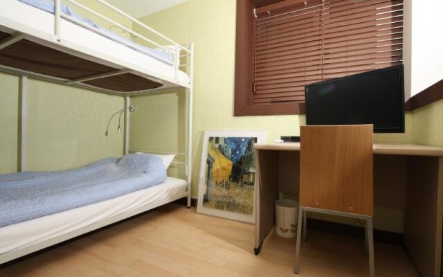 Somi Guest House - Hostel