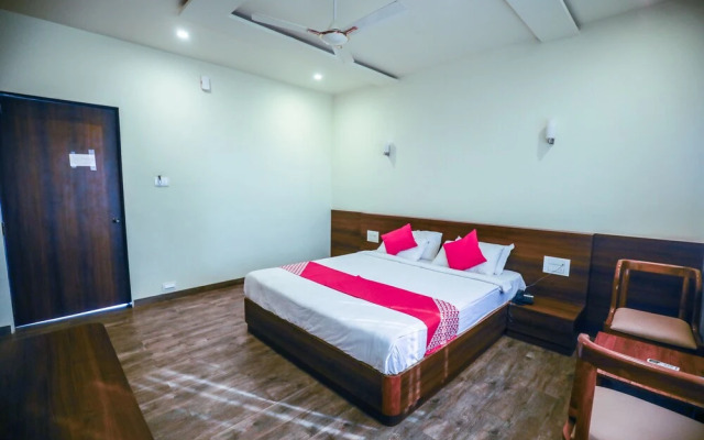 OYO 28365 Hotel The Cult