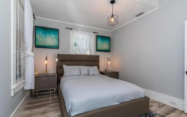 20 Hypolita - Luxury Downtown Apartment