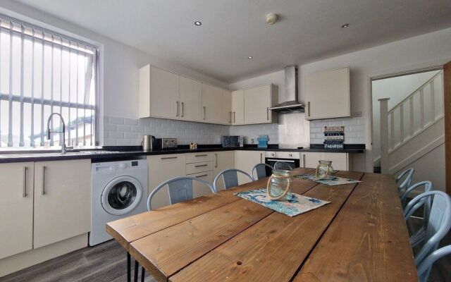 Dysa Promenade Apartments