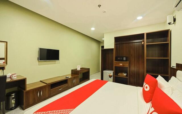 OYO 118 Golden Crown Hotel