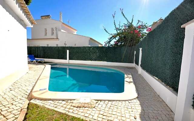 Private Pool Villa Walking Distance to Local Amenities