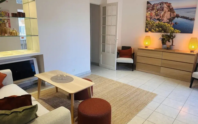 Bright one Bedroom Apartment in the Center of Cannes 13 Minutes Walk to the Palais des Festivals - 2290 - Apartment in Cannes - Photo 2