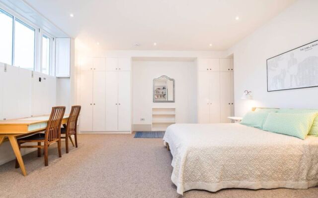 1 Bedroom Flat in Islington Accommodates 4