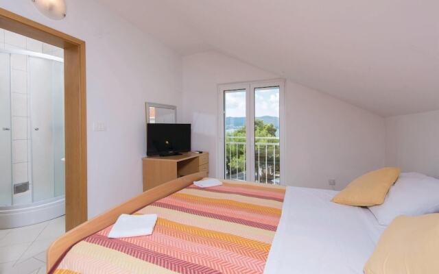 Amazing Home in Kuciste With Sauna, Wifi and 9 Bedrooms