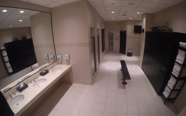 Grand Hotel & Suites
