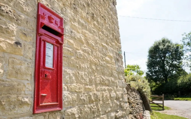 Stunning 2 Bed Cottage in Fordwells