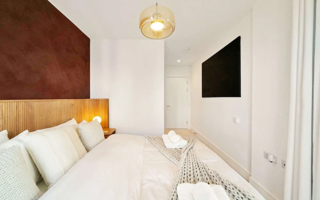 Rosso Suite 2BR City Views