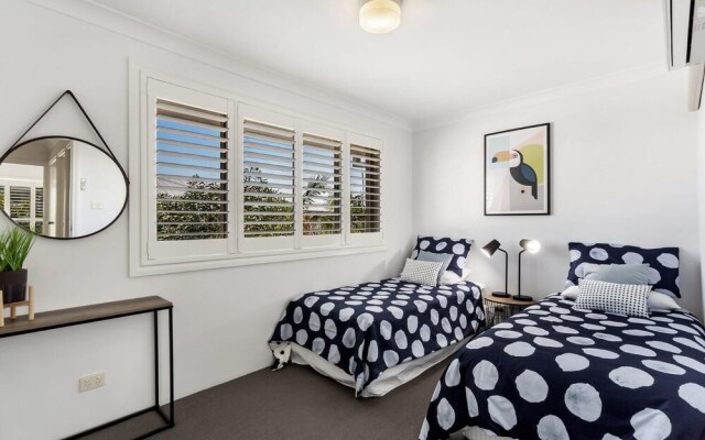 Pacific Blue Townhouse 351, 265 Sandy Point Road