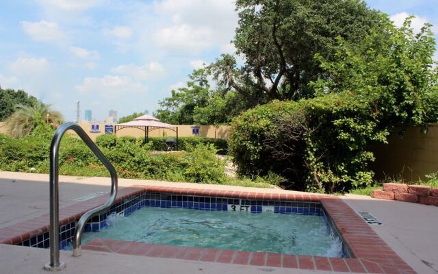 Studio 6 Fort Worth, TX – Downtown East
