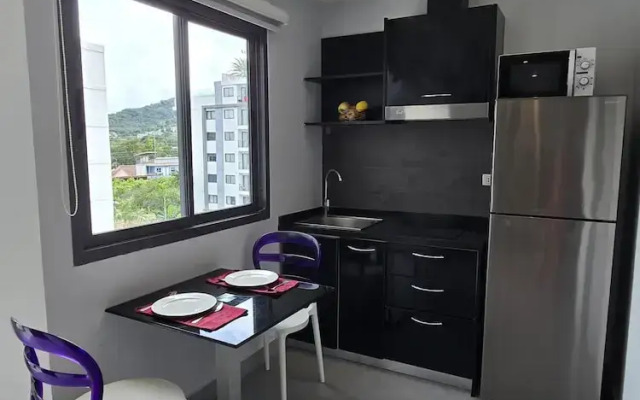 Sleek Corner 1 Bed Apt T1-607