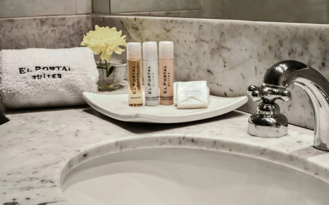 Portal Plaza Suites