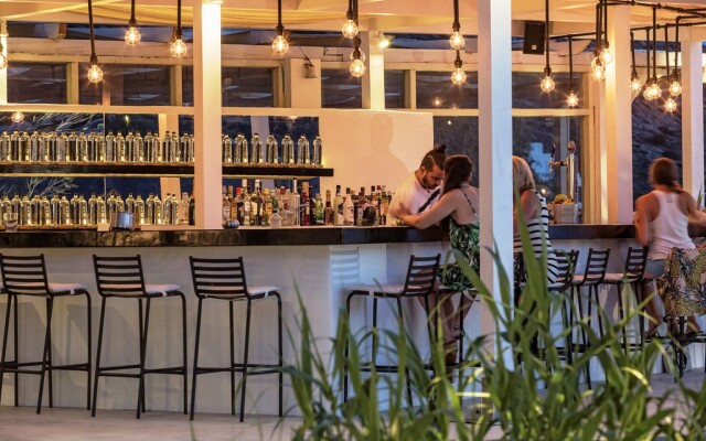 Dionysos Sea Side Resort