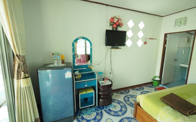Baan Suanjarean Resort