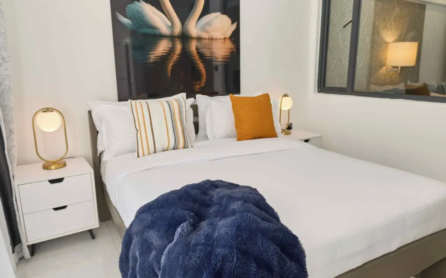 Breeze By Edmor Suites