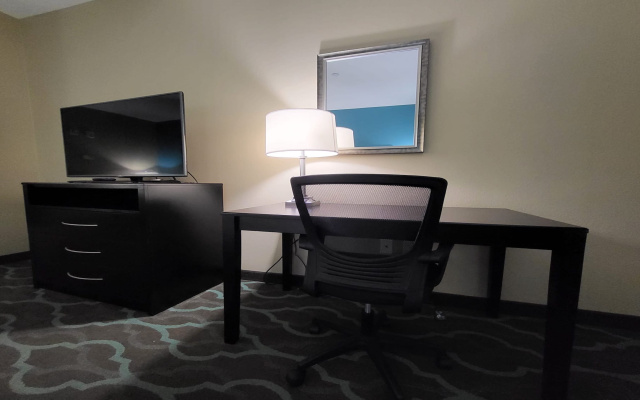Holiday Inn Express & Suites Cuero by IHG