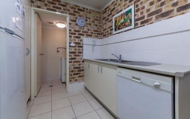 Bay Parklands, Unit 28, 2 Gowrie Avenue