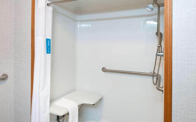 Hampton Inn Kansas City Northeast