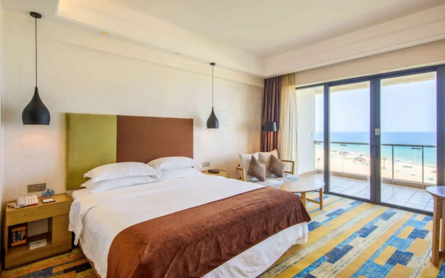 Days Hotel and Suites Yangjiang